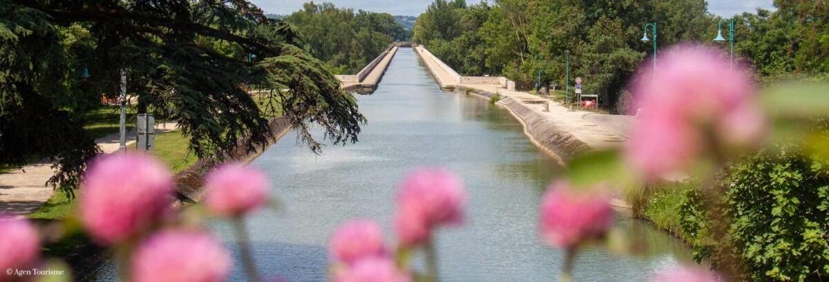 Le canal de Garonne et son célèbre pont-canal, près du Serra Boutique Hôtel se découvre à pied, à vélo ou en bateau.